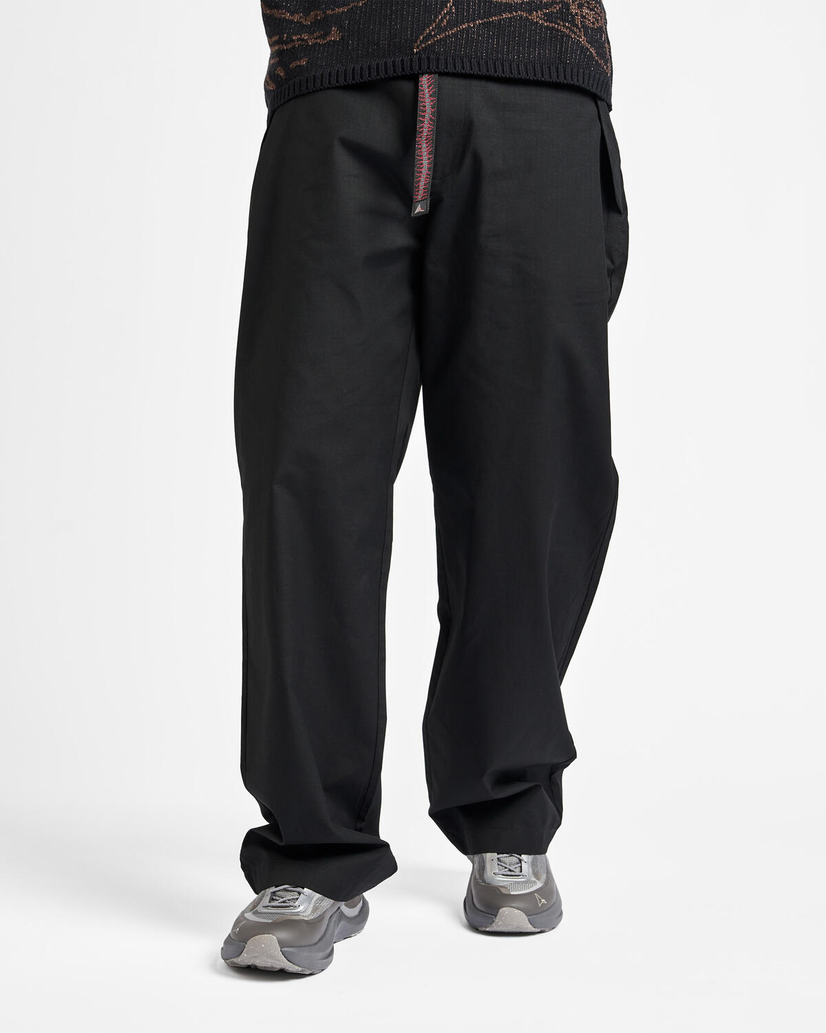 ROA Centipede Buckle Chino Pant | YBMW044FA41-BLK0001 | AFEW STORE ROA Centipede Buckle Chino Pant | YBMW044FA41-BLK0001 | AFEW STORE
